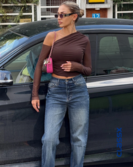 Klasične farmerke sa ravnim nogavicama i laganim izbledelim detaljima 611/20