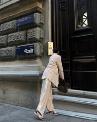 Bež žensko odelo sa prugama 10071