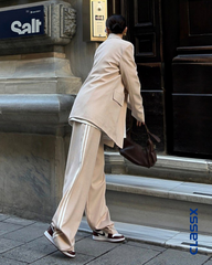 Bež žensko odelo sa prugama 10071