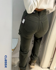 Cargo Fit Džeparke 617 u Maslinasto zelenoj boji